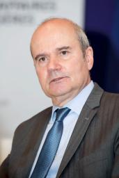 <p>　インタビューに答えるフランス外務省のクリストフ・プノ・インド太平洋担当大使＝パリ（共同）</p>