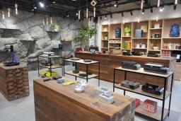 <p>　岩谷産業のコンセプトショップの店内＝１０月、大阪市</p>