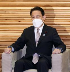 <p>　閣議に臨む岸田首相＝１９日午前、首相官邸</p>