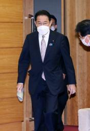 <p>　閣議に臨む岸田首相＝１９日午前、首相官邸</p>