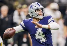 <p>　セインツ戦でパスを狙うカウボーイズのＱＢプレスコット＝ニューオーリンズ（ＵＳＡトゥデー・ロイター＝共同）</p>