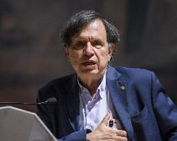 　ローマ大のジョルジョ・パリージ教授