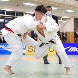 　男子１００キロ超級決勝　優勝した中村雄太＝講道館（代表撮影）
