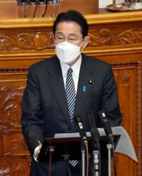 　参院本会議で答弁する岸田首相＝２１日午前