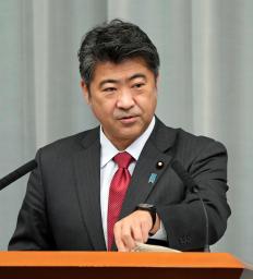 　記者会見する木原官房副長官＝２１日午前、首相官邸