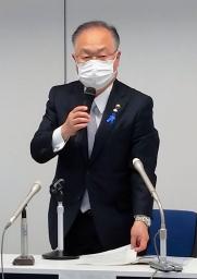　いじめ訴訟の控訴を断念する方針を明らかにした川口市の奥ノ木信夫市長＝２４日午前、埼玉県川口市