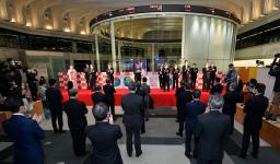 　年明け最初の取引となる大発会を迎えた東京証券取引所＝４日午前、東京・日本橋兜町