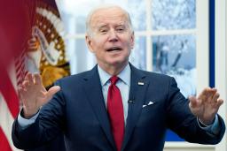 　新型コロナウイルス対策について話すバイデン米大統領＝４日、ワシントン（ＡＰ＝共同）