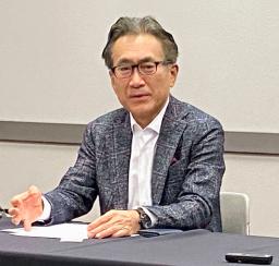 　報道陣の取材に応じるソニーグループの吉田憲一郎会長兼社長＝５日、米ラスベガス（共同）