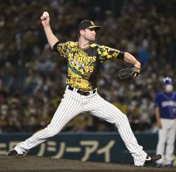 　８回１失点で４勝目を挙げた阪神・ガンケル＝甲子園