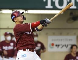 　３回楽天２死一、二塁、浅村が右越えに２本目の本塁打となる３ランを放つ＝北九州