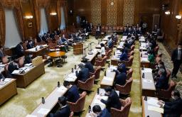 　２０２２年度第２次補正予算案に関する集中審議を実施した参院予算委員会＝２日午前