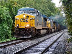 　米ＣＳＸの貨物列車＝１０月、米東部メリーランド州（共同）
