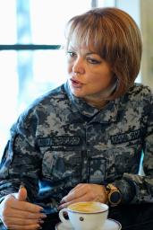 　共同通信の取材に応じるウクライナ軍南部作戦司令部のフメニュク報道官＝２日、ウクライナ南部オデッサ（共同）