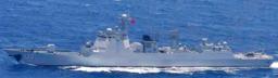 　鹿児島県沖を航行した中国海軍のミサイル駆逐艦（防衛省統合幕僚監部提供）