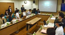 　熊本市の慈恵病院で開かれた、子の出自を知る権利の保障に関する検討会＝２日午後