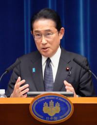 　マイナ保険証について記者会見する岸田首相＝４日午後、首相官邸
