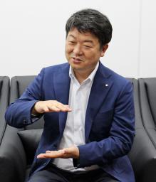 　インタビューに応じるアイリスオーヤマの大山晃弘社長