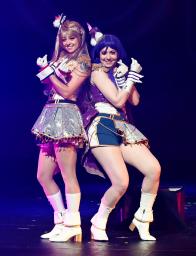 　「ワールドコスプレチャンピオンシップ」でパフォーマンスするコスプレーヤー＝５日午後、名古屋市の愛知芸術文化センター