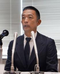 　記者会見する東京都渋谷区の長谷部健区長＝８日午後、渋谷区役所