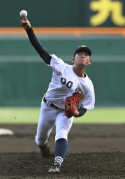 　近江戦に先発した大垣日大・山田＝甲子園