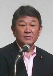 　研修会であいさつする自民党の茂木幹事長＝９日午後、横浜市
