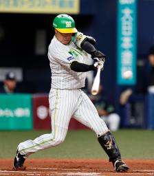 　１回阪神２死二塁、大山が右前に先制打を放つ＝京セラドーム