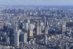 　東京都の高層ビル群＝２０２０年