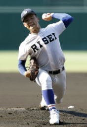 　高知中央戦に先発した履正社・福田＝甲子園