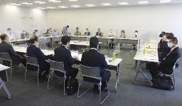 　昨年の東京地方最低賃金審議会＝東京都内