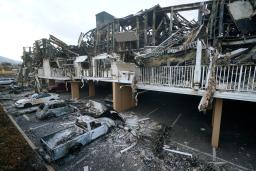 　米マウイ島の山火事で被災した建物＝１１日、ラハイナ（ＡＰ＝共同）