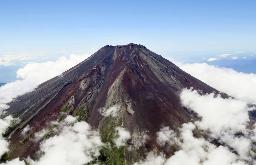 　富士山＝８月