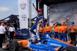 　ＮＴＴインディカー・シリーズで今季２勝目を挙げたホンダのスコット・ディクソン＝２７日、米イリノイ州マディソン（ＡＰ＝共同）