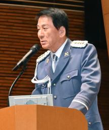 　大津市で開かれた防犯フォーラムで、詐欺防止を訴える俳優の杉良太郎さん＝２８日午後