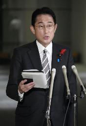 　電気料金の負担軽減策について取材に応じた岸田首相＝２０２２年１０月１４日、首相官邸