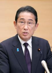 　取材に応じる岸田首相＝３１日午後、首相官邸