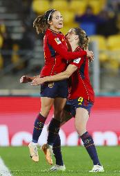 　コスタリカ戦でゴールを決め、喜ぶスペインのボンマティ（左）＝７月２１日、ウェリントン（ＦＩＦＡ提供・ゲッティ＝共同）