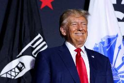 　トランプ前大統領＝８月８日（ロイター＝共同）