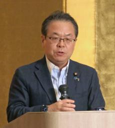 　大分市で講演する自民党の世耕参院幹事長＝３日