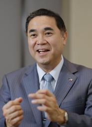 　インタビューに答える味の素の中村茂雄社長