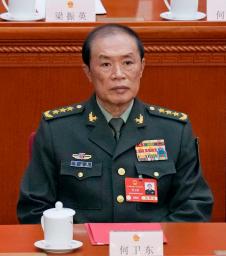 　中国全人代の閉幕式に出席した何衛東・中央軍事委員会副主席＝３月、北京の人民大会堂（共同）