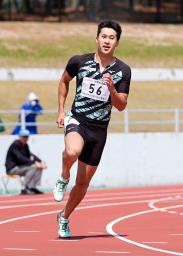 　男子２００メートル決勝　優勝した飯塚翔太＝島根県立浜山公園陸上競技場