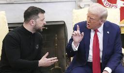 　ホワイトハウスで会談するトランプ米大統領（右）とウクライナのゼレンスキー大統領。和平交渉を巡り激しい口論となった＝２月２８日（ゲッティ＝共同）