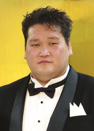 <p>　伊勢ケ浜親方</p>