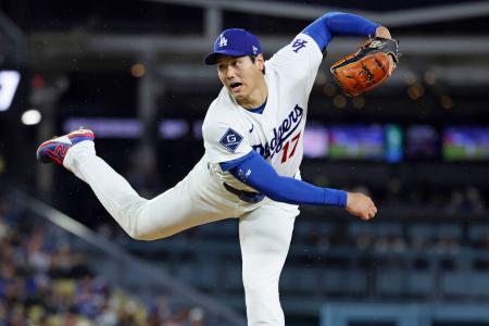 <p>　米大リーグ、ガーディアンズ戦に先発で今季初登板したドジャースの大谷翔平＝３月３１日、ロサンゼルス（共同）</p>