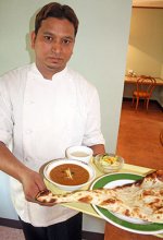 地域に根差した人気店　セットはボリューム満点　ビンディ（千葉市中央区）　【夏こそカレー！　千葉市内名店巡り】（３）