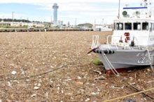 想像超える自然の猛威　漁港、海岸にごみ漂着　銚子・旭　【回顧２０１５年　取材メモから】
