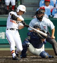 つなぐ打線、相手に圧力　細田が貴重な先制打　第９８回全国高校野球選手権大会　第７日