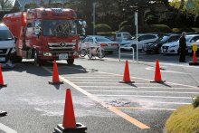 市役所駐車場で焼身自殺か　佐倉で男性搬送
