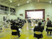 茂原の本納、新治小統合１年延期　市「コロナで説明日程遅れた」　説明会では安全確保など不満噴出